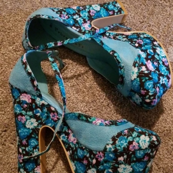 Platforms - Picture 4 of 4